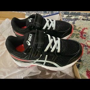 ASICS Pre Contend 4PS kids running shoe NEW!